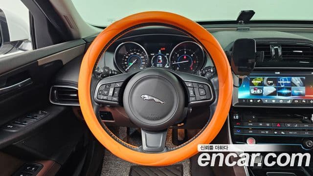 Jaguar XE 20d Portfolio, 2017 13