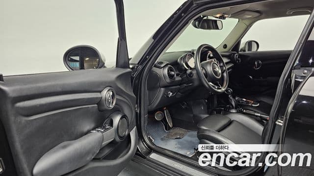 Mini Cooper 3세대, 2015 10