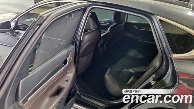 Hyundai Grandeur IG 3.0 LPi Exclusive (арендный автомобиль), 2019 11