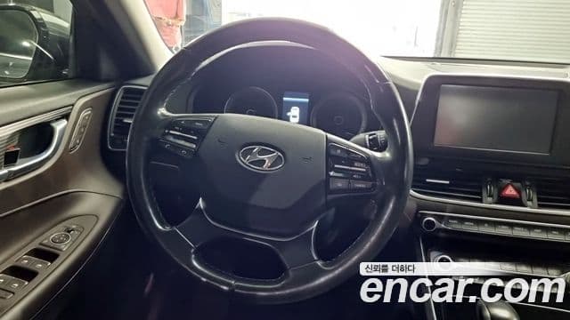 Hyundai Grandeur IG 3.0 LPi Exclusive (арендный автомобиль), 2019 13