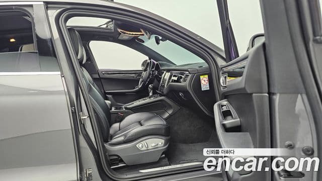 Porsche Macan 95B, 2015 11