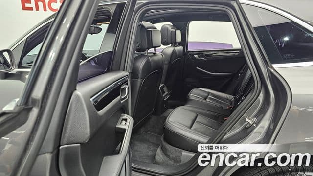 Porsche Macan 95B, 2015 12