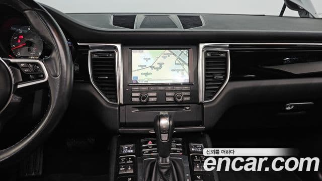 Porsche Macan 95B, 2015 14