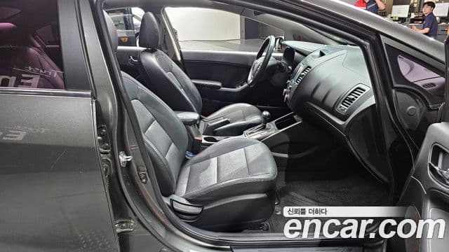 Kia K3 Prestige, 2013 10