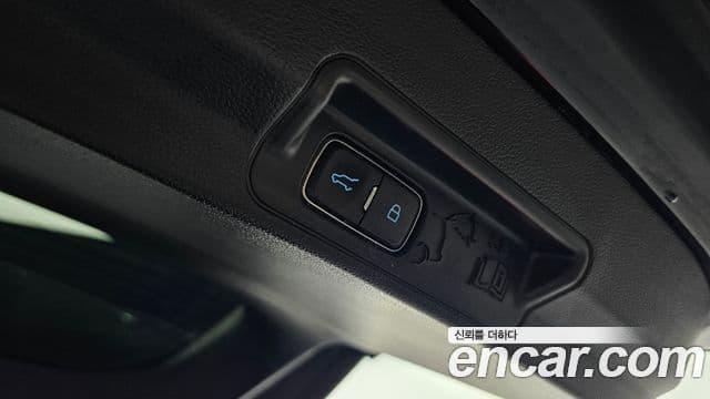 Ford Explorer 6세대, 2022 17