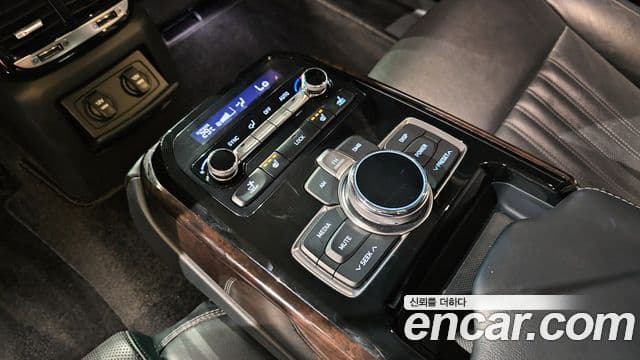 Genesis EQ900 Luxury, 2016 17