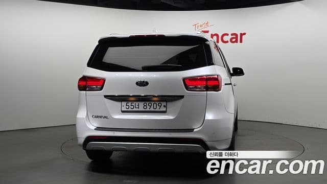 Kia All New Carnival Noblesse, 2016 4
