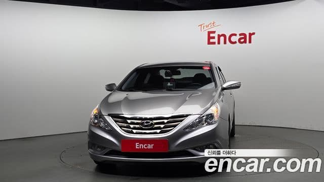 Hyundai YF Sonata топовая версия, 2010 3