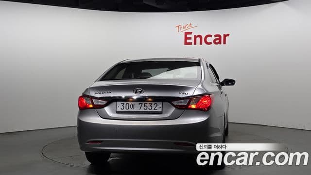 Hyundai YF Sonata топовая версия, 2010 4