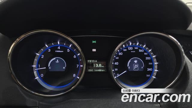 Hyundai YF Sonata топовая версия, 2010 8