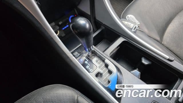 Hyundai YF Sonata топовая версия, 2010 9