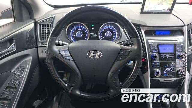 Hyundai YF Sonata топовая версия, 2010 14