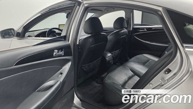 Hyundai YF Sonata топовая версия, 2010 18