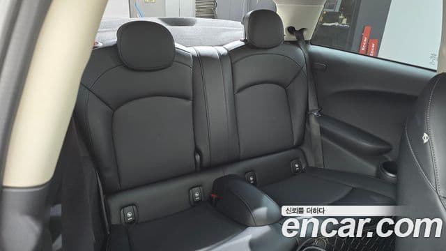 Mini Cooper 3세대, 2015 12