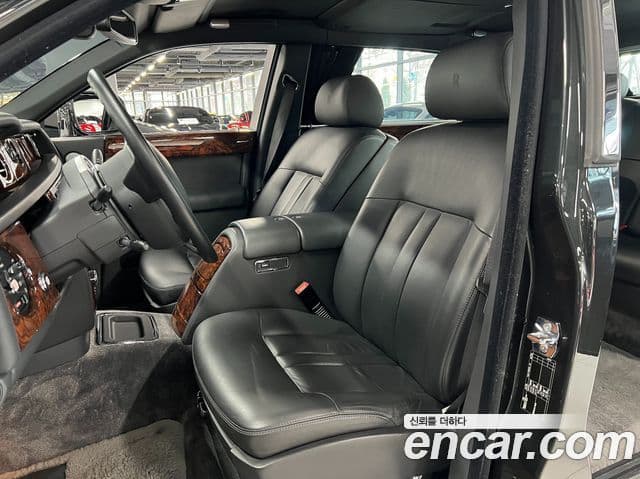 Rolls-Royce 팬텀 6.7 EWB V12, 2016 8