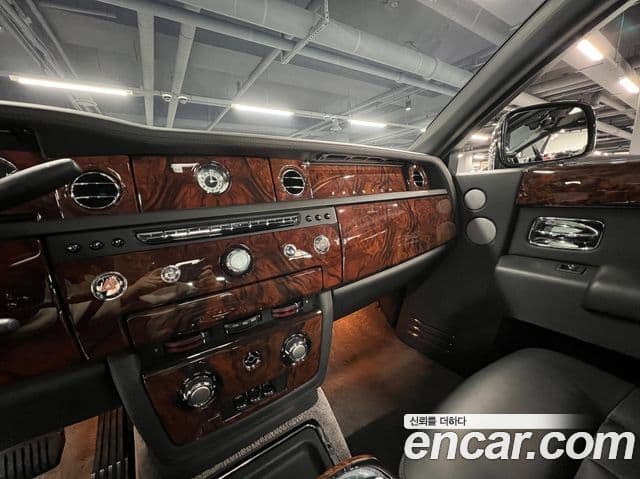 Rolls-Royce 팬텀 6.7 EWB V12, 2016 11