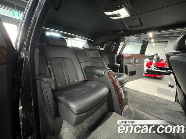 Rolls-Royce 팬텀 6.7 EWB V12, 2016 12