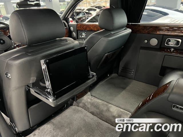 Rolls-Royce 팬텀 6.7 EWB V12, 2016 13