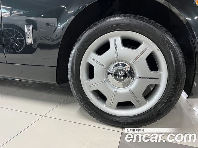 Rolls-Royce 팬텀 6.7 EWB V12, 2016 16