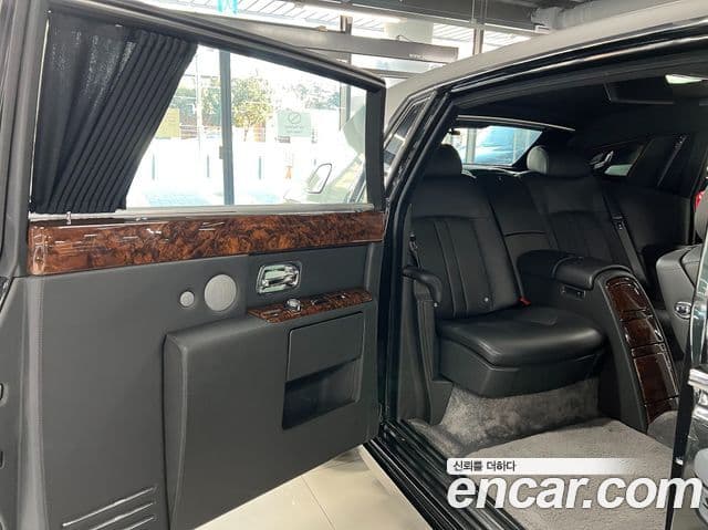 Rolls-Royce 팬텀 6.7 EWB V12, 2016 17