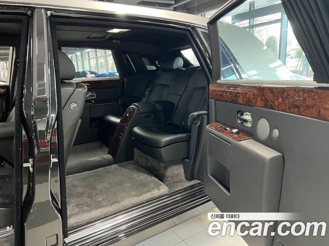 Rolls-Royce 팬텀 6.7 EWB V12, 2016 18