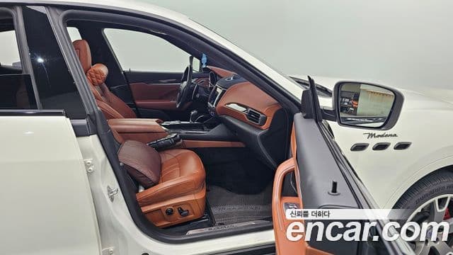 Maserati Levante 3.0 AWD GranSport, 2018 10