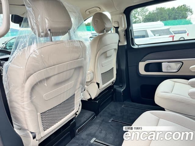 Mercedes-Benz V-класс W447, 2025 13