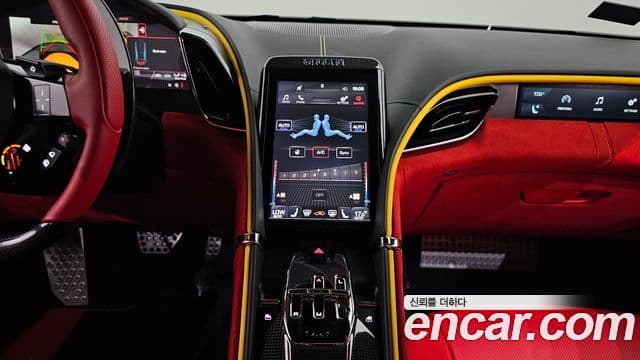 Ferrari 로마, 2022 14