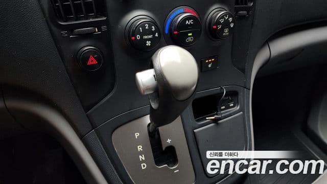 Hyundai Grand Starex CVX Deluxe, 2012 8