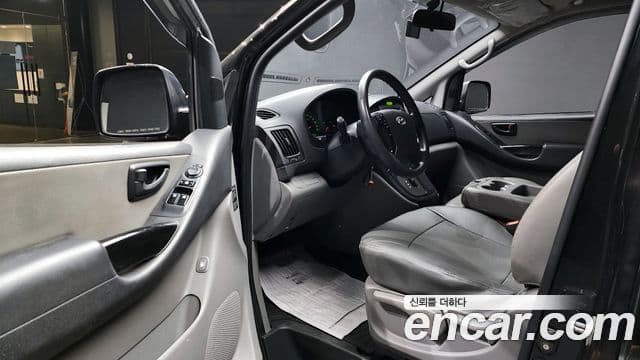 Hyundai Grand Starex CVX Deluxe, 2012 10