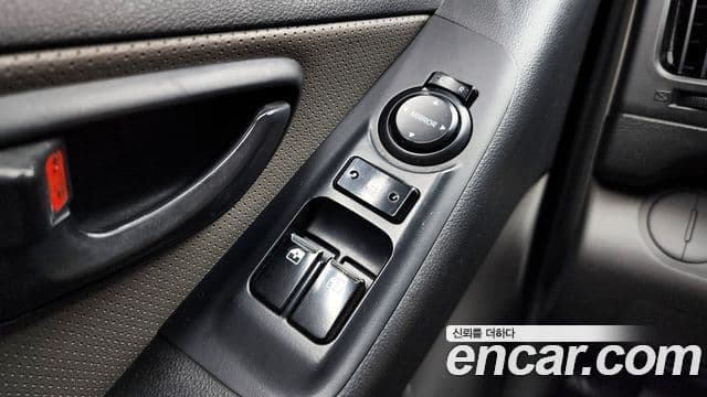 Hyundai Grand Starex CVX Deluxe, 2012 12