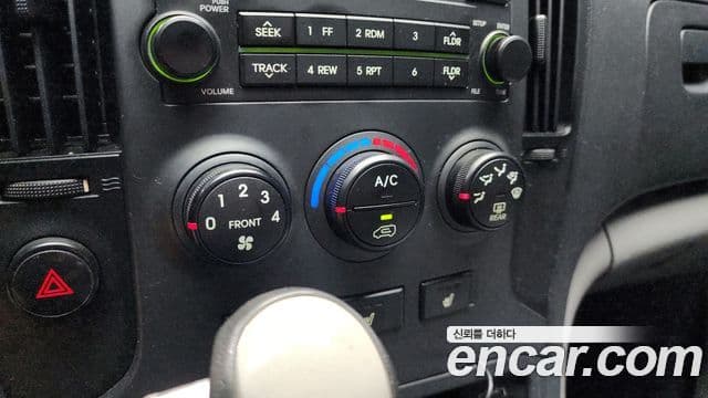 Hyundai Grand Starex CVX Deluxe, 2012 15