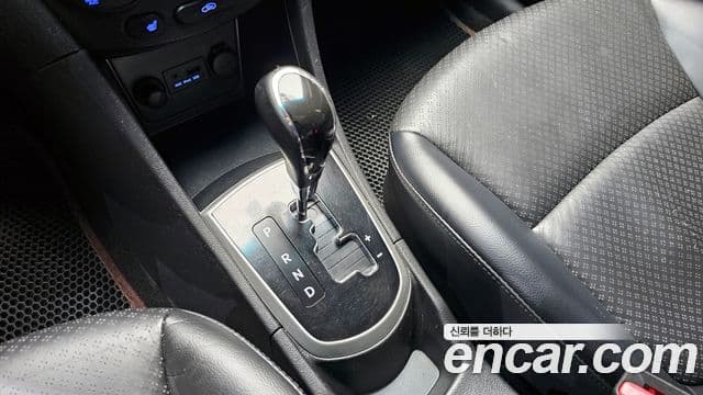 Hyundai Accent(новый кузов / новое поколение) Premier, 2012 9