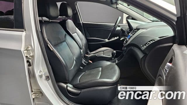 Hyundai Accent(новый кузов / новое поколение) Premier, 2012 10