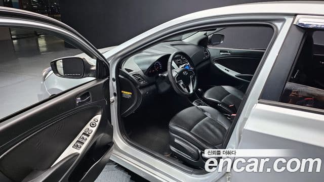 Hyundai Accent(новый кузов / новое поколение) Premier, 2012 11