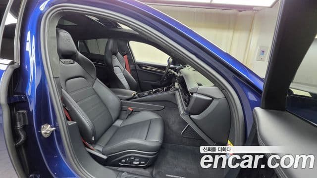 Porsche Panamera (976) 4.0 GTS, 2025 10