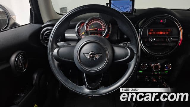 Mini Cooper 3세대, 2016 13