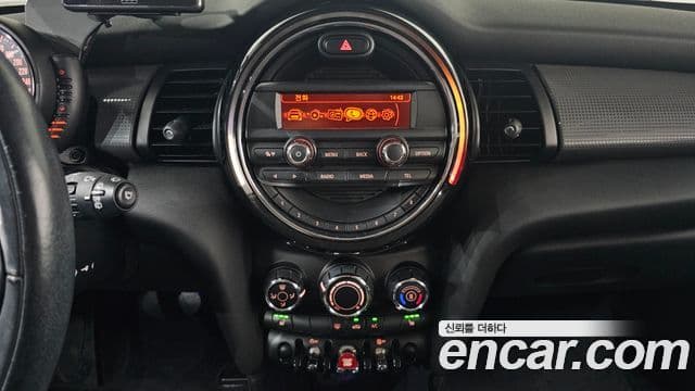 Mini Cooper 3세대, 2016 14