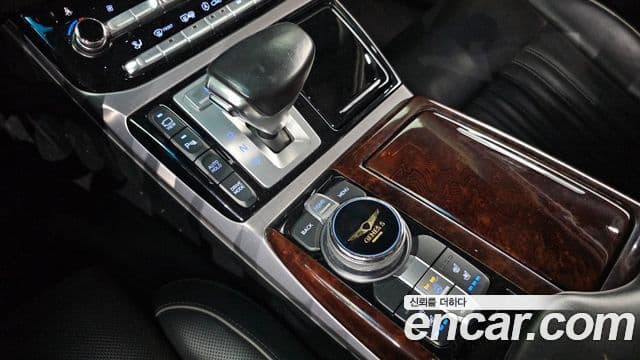 Genesis EQ900 Prestige, 2016 9