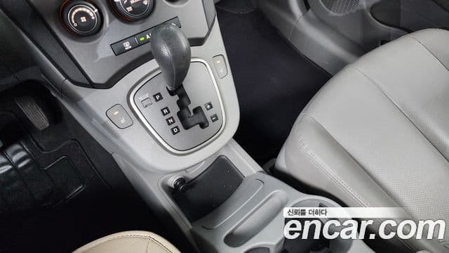 Kia 뉴카렌스 топовая версия, 2008 9