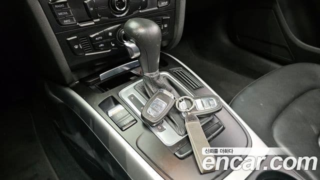 Audi New A4 B8, 2011 9