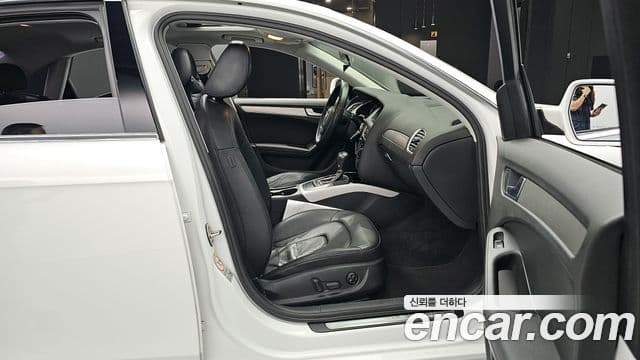 Audi New A4 B8, 2011 11