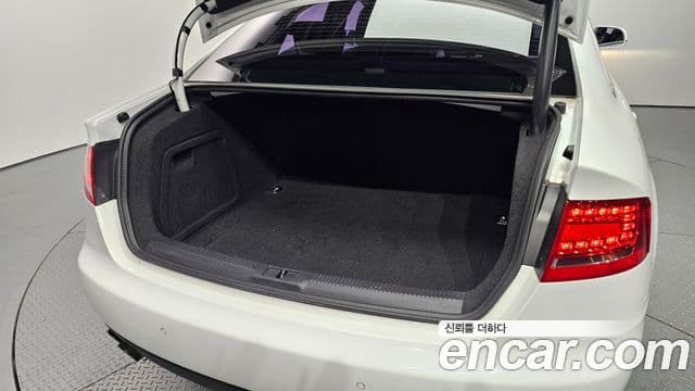 Audi New A4 B8, 2011 20