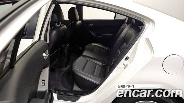 Kia K3 Deluxe, 2015 11