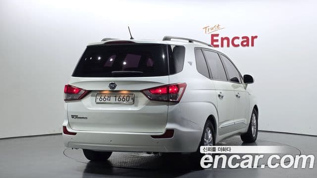 KG모빌리티(SsangYong) Korando 투리스모 4WD LT 9인승, 2015 2