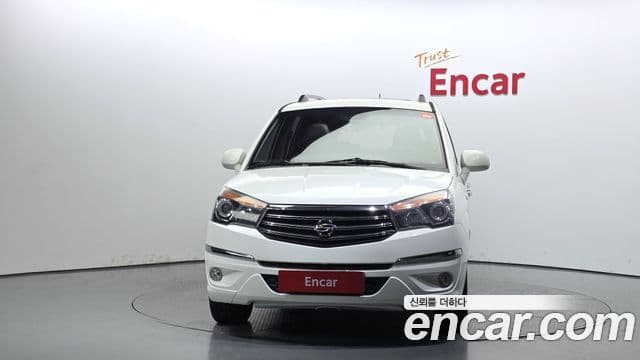 KG모빌리티(SsangYong) Korando 투리스모 4WD LT 9인승, 2015 3