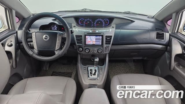 KG모빌리티(SsangYong) Korando 투리스모 4WD LT 9인승, 2015 7