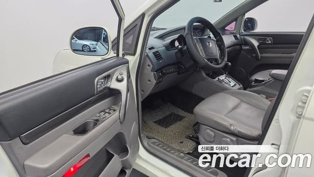 KG모빌리티(SsangYong) Korando 투리스모 4WD LT 9인승, 2015 11