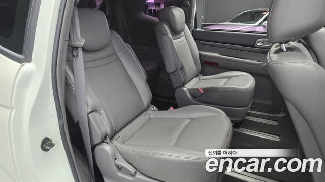 KG모빌리티(SsangYong) Korando 투리스모 4WD LT 9인승, 2015 12