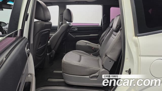 KG모빌리티(SsangYong) Korando 투리스모 4WD LT 9인승, 2015 13